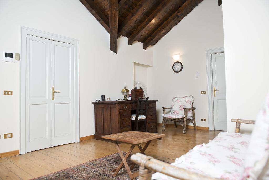 Villa Pinetina B&B Lasnigo Cameră foto