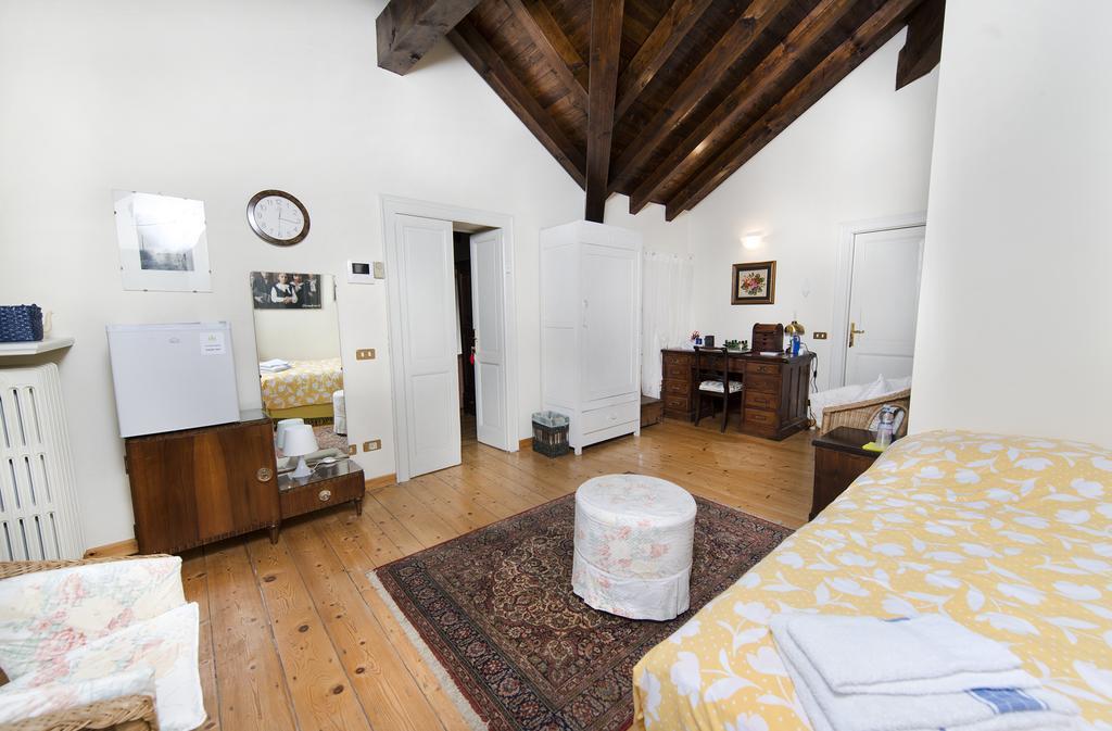 Villa Pinetina B&B Lasnigo Exterior foto